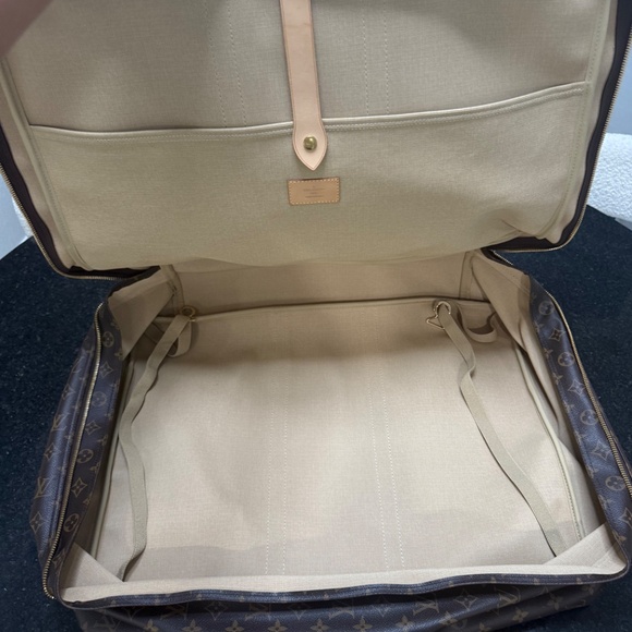 Authentic Louis Vuitton Luggage Set – 3 Pieces – $3,500 (All Included) - Picture 10 of 10